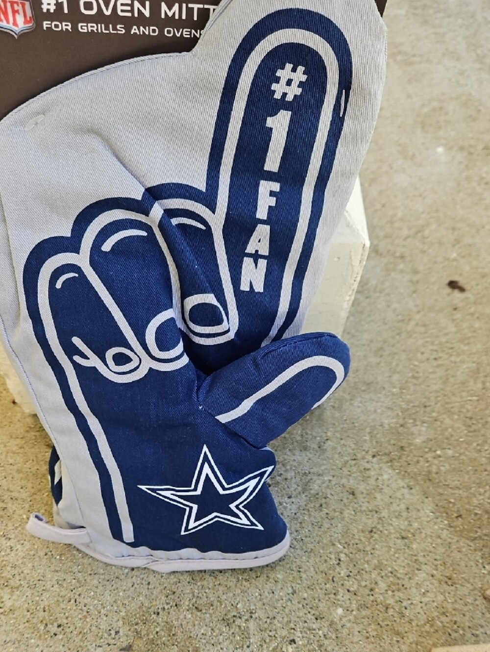 NEW NFL Dallas Cowboys Blue Grey White Quilt Back #1 Fan Cotton Oven Grill Mitt